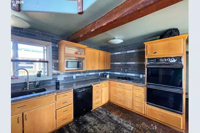 1819 N Jantzen Ave, Portland, OR 97217 - Photo 7