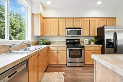 10805 NE Red Wing Way, Hillsboro, OR 97006 - Photo 9