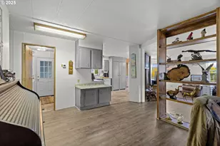 125 SE Estate Loop, Winston, OR 97496 - Photo 17