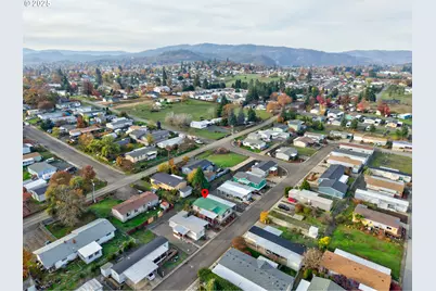 125 SE Estate Loop, Winston, OR 97496 - Photo 37