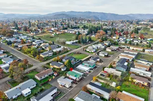 125 SE Estate Loop, Winston, OR 97496 - Photo 37