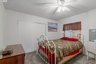 125 SE Estate Loop, Winston, OR 97496 - Photo 25