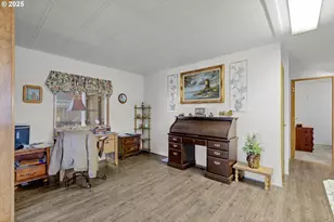 125 SE Estate Loop, Winston, OR 97496 - Photo 19