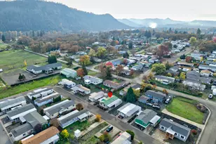 125 SE Estate Loop, Winston, OR 97496 - Photo 35