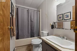 125 SE Estate Loop, Winston, OR 97496 - Photo 27