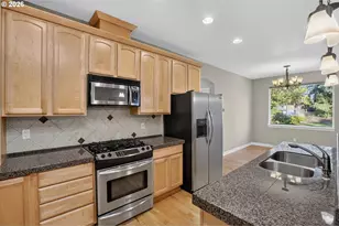 1325 SE Dustin Dr, Milwaukie, OR 97267 - Photo 7