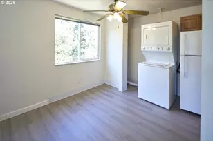 3907 SE Salmon St, Portland, OR 97214 - Photo 11