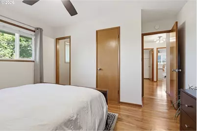 12915 NE Morris Ct, Portland, OR 97230 - Photo 15