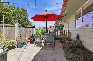 12915 NE Morris Ct, Portland, OR 97230 - Photo 23