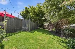 12915 NE Morris Ct, Portland, OR 97230 - Photo 25