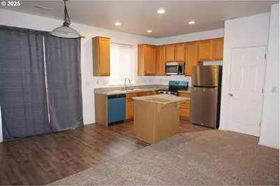 1649 SE Night Heron Way, Gresham, OR 97080 - Photo 9