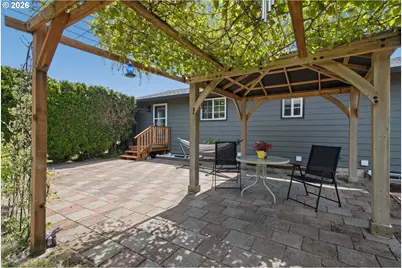 1517 N Locust St, Canby, OR 97013 - Photo 5