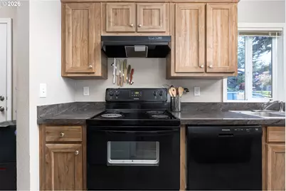 1809 SE Alder Lane Dr, Toledo, OR 97391 - Photo 9