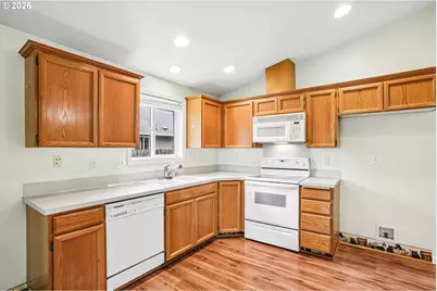 308 SE 9th St, Battle Ground, WA 98604 - Photo 9