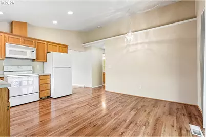 308 SE 9th St, Battle Ground, WA 98604 - Photo 11