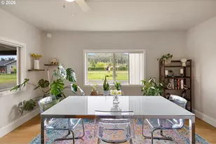 85528 Dilley Ln, Eugene, OR 97405 - Photo 9