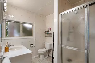 85528 Dilley Ln, Eugene, OR 97405 - Photo 15