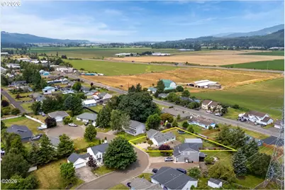 6460 Colonial Way, Tillamook, OR 97141 - Photo 3