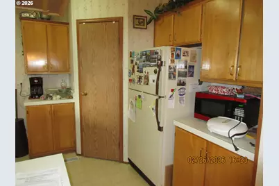 323 Easy St, Sutherlin, OR 97479 - Photo 7