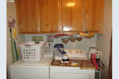 323 Easy St, Sutherlin, OR 97479 - Photo 15