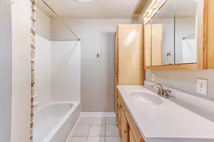 1120 SE Spruce Ct, Gresham, OR 97080 - Photo 17