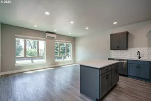 306 N Bridgeton Rd, Portland, OR 97217 - Photo 9