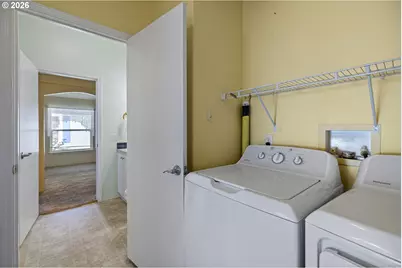 3700 Babcock Ln #127, Eugene, OR 97401 - Photo 33