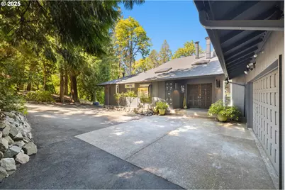 560 SE 59th Ct, Hillsboro, OR 97123 - Photo 3