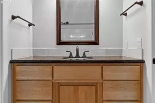 733 Queens Ave, Creswell, OR 97426 - Photo 23