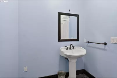 733 Queens Ave, Creswell, OR 97426 - Photo 13
