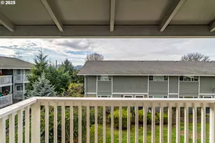885 NE Sunset St, Roseburg, OR 97470 - Photo 11