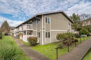 885 NE Sunset St, Roseburg, OR 97470 - Photo 1