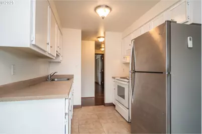 885 NE Sunset St #26, Roseburg, OR 97470 - Photo 5
