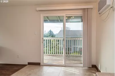 885 NE Sunset St #26, Roseburg, OR 97470 - Photo 9