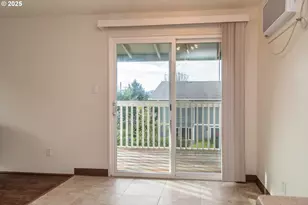 885 NE Sunset St, Roseburg, OR 97470 - Photo 9