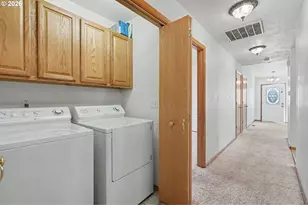 740 SE Lacey St, Sheridan, OR 97378 - Photo 29