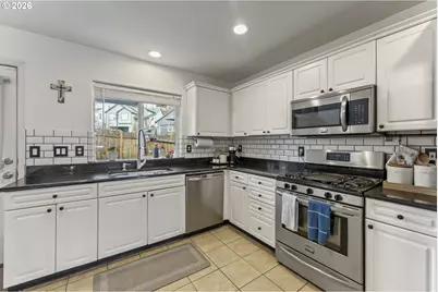 13444 SE Piper Dr, Happy Valley, OR 97086 - Photo 11