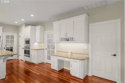 14240 NW Harbor Ln, Portland, OR 97229 - Photo 17