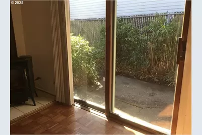 2536 NE Hoyt St, Portland, OR 97232 - Photo 27