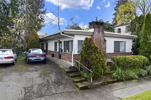 2536 NE Hoyt St, Portland, OR 97232 - Photo 9