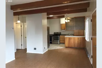 2536 NE Hoyt St, Portland, OR 97232 - Photo 17