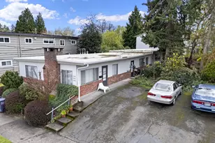 2536 NE Hoyt St, Portland, OR 97232 - Photo 5