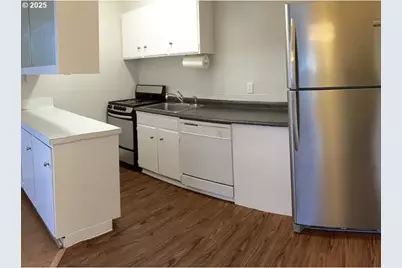 2536 NE Hoyt St, Portland, OR 97232 - Photo 37