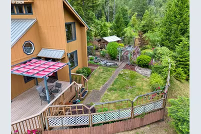320 Rays Ln, Tenmile, OR 97481 - Photo 31