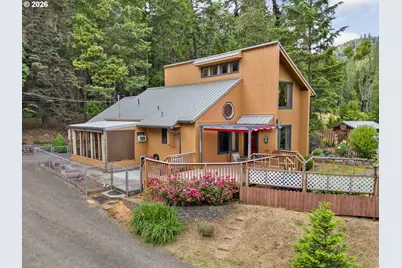 320 Rays Ln, Tenmile, OR 97481 - Photo 3