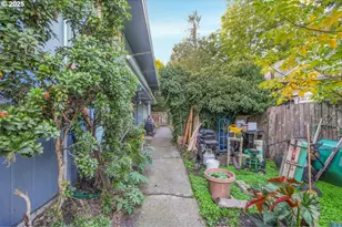 664 Thompson Ave, Salem, OR 97301 - Photo 17