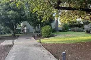 327 Country Club Rd, Eugene, OR 97401 - Photo 45