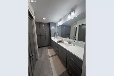 327 Country Club Rd, Eugene, OR 97401 - Photo 29