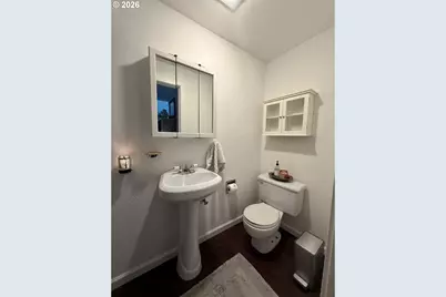 327 Country Club Rd, Eugene, OR 97401 - Photo 15