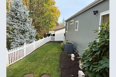 393 Knoll Terrace Dr, Canyonville, OR 97417 - Photo 31